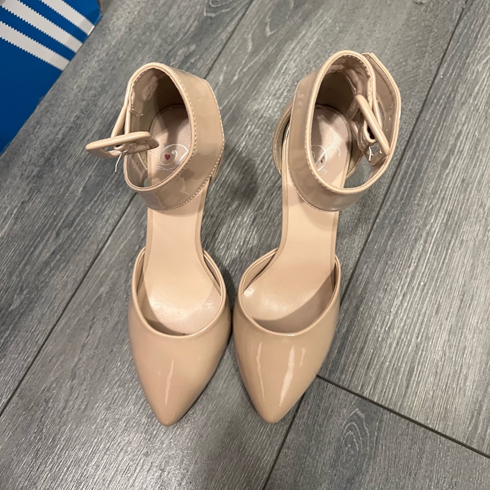 closed heels